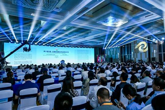 通过现场照片直播，让更多人了解到山东潍坊的农业文化和发展成就