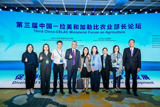 会议期间将举办多场专题讨论会和学术交流，促进与会者间的深入交流